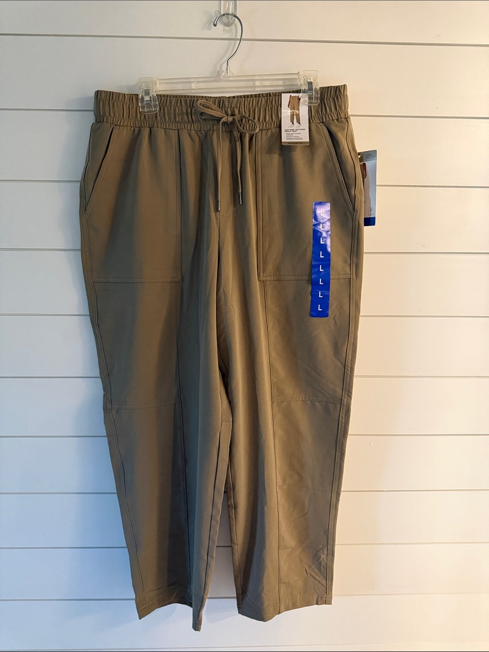 NWT Mondetta Beige High-Rise Crop Pants L